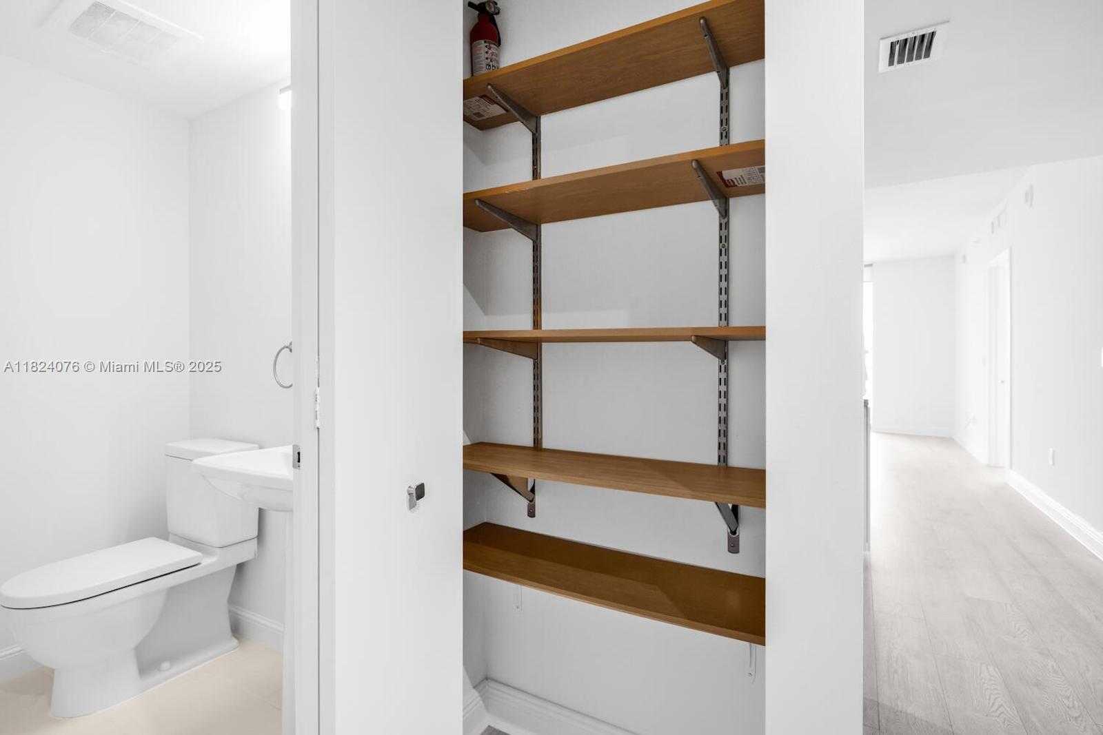 Small Image of 185 SOUTH WEST 7TH ST #2703, Miami Number 25
