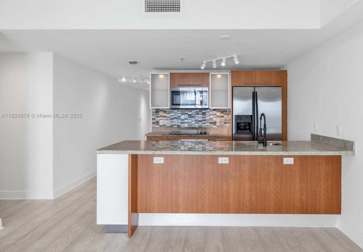 Small Image of 185 SOUTH WEST 7TH ST #2703, Miami Number 3
