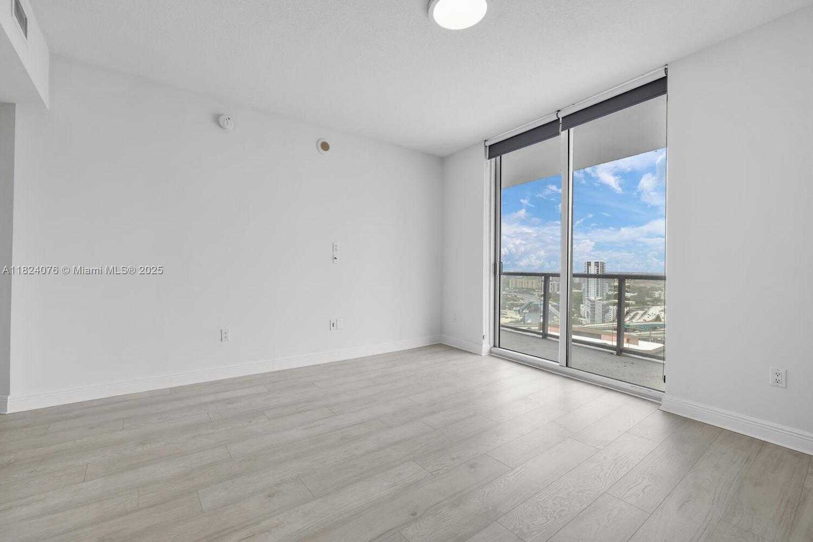 Small Image of 185 SOUTH WEST 7TH ST #2703, Miami Number 8
