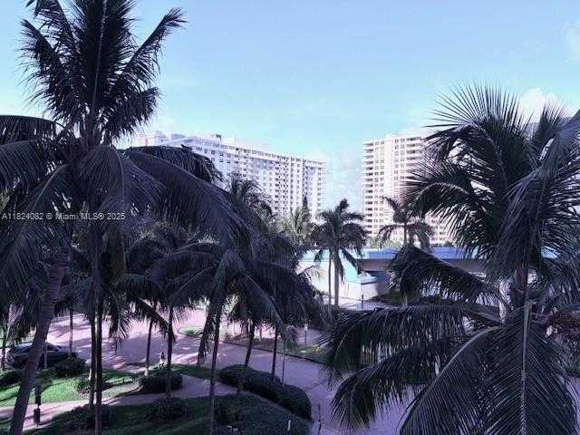 Small Image of 1800 SOUTH OCEAN DR #406, Hallandale Beach Number 13