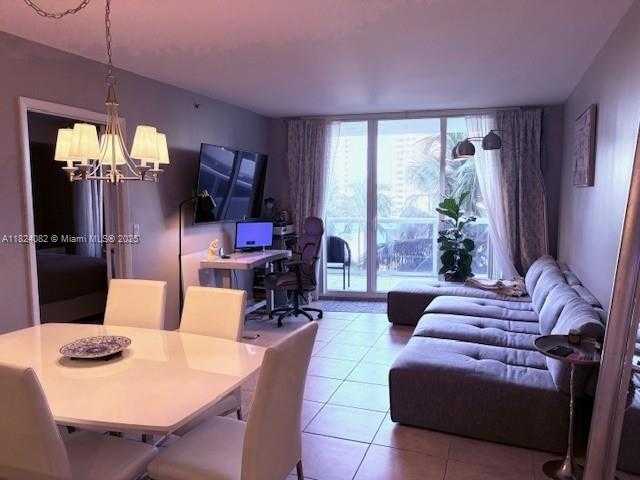Small Image of 1800 SOUTH OCEAN DR #406, Hallandale Beach Number 3