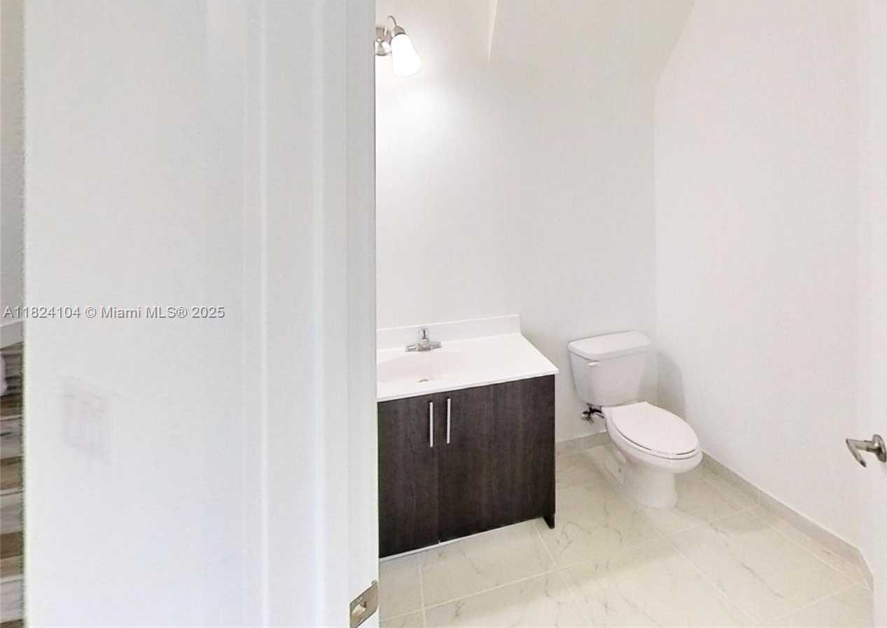 Small Image of 15650 SOUTH WEST 136TH ST #207, Miami Number 10