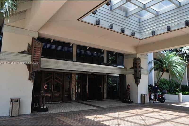 Small Image of 520 BRICKELL KEY DR #A811, Miami Number 41