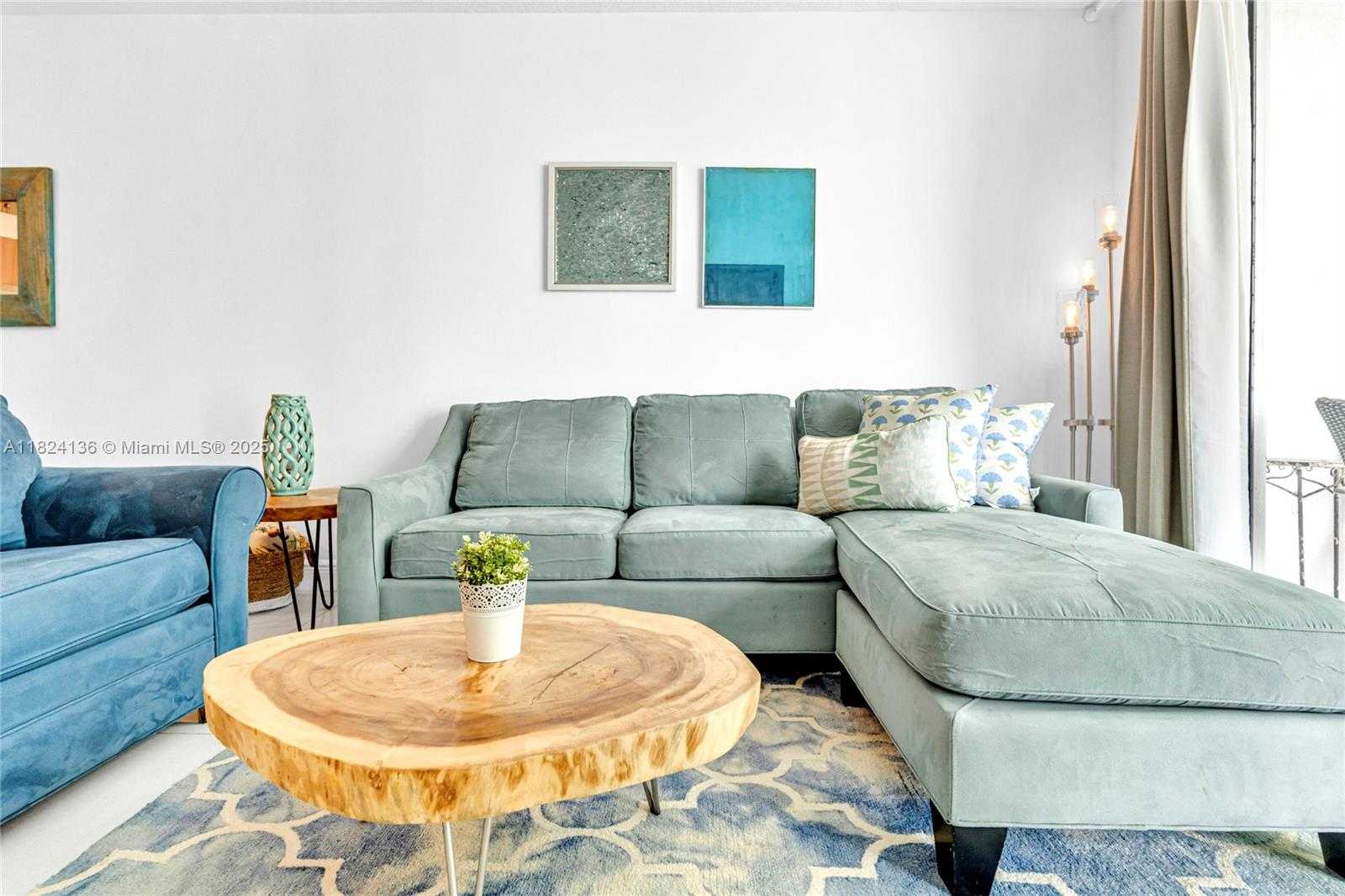 Small Image of 1750 NORTH BAYSHORE DR #2005, Miami Number 3