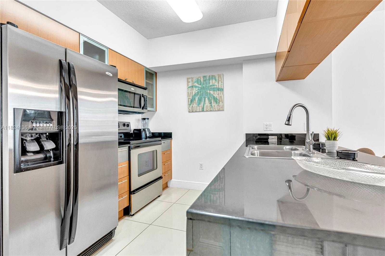 Small Image of 1750 NORTH BAYSHORE DR #2005, Miami Number 9