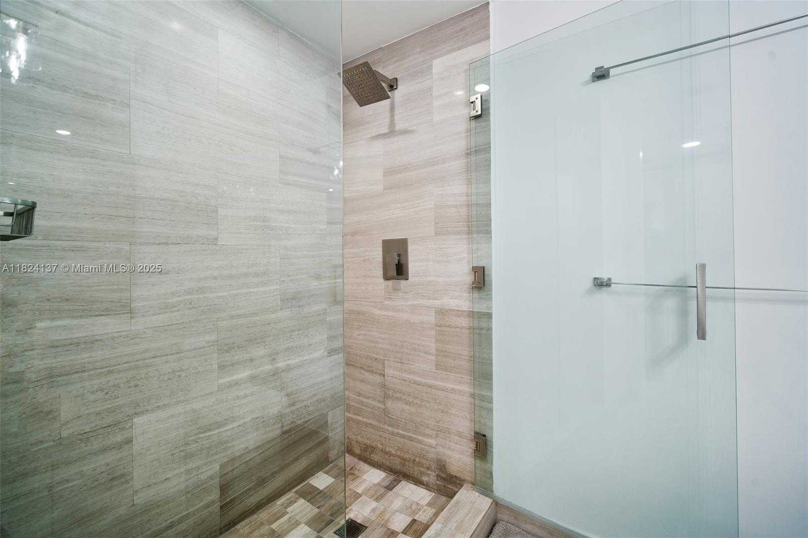 Small Image of 1300 BRICKELL BAY DR #905, Miami Number 10