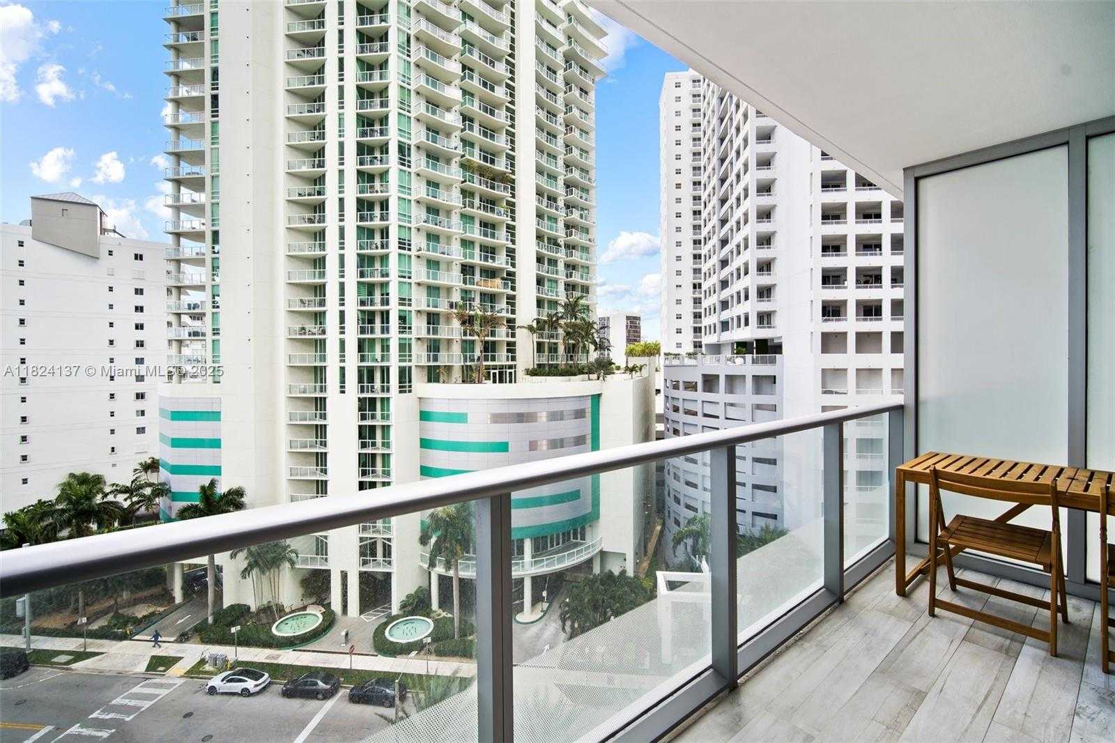 Small Image of 1300 BRICKELL BAY DR #905, Miami Number 14