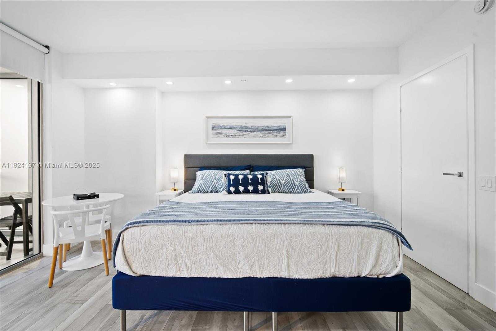 Small Image of 1300 BRICKELL BAY DR #905, Miami Number 6