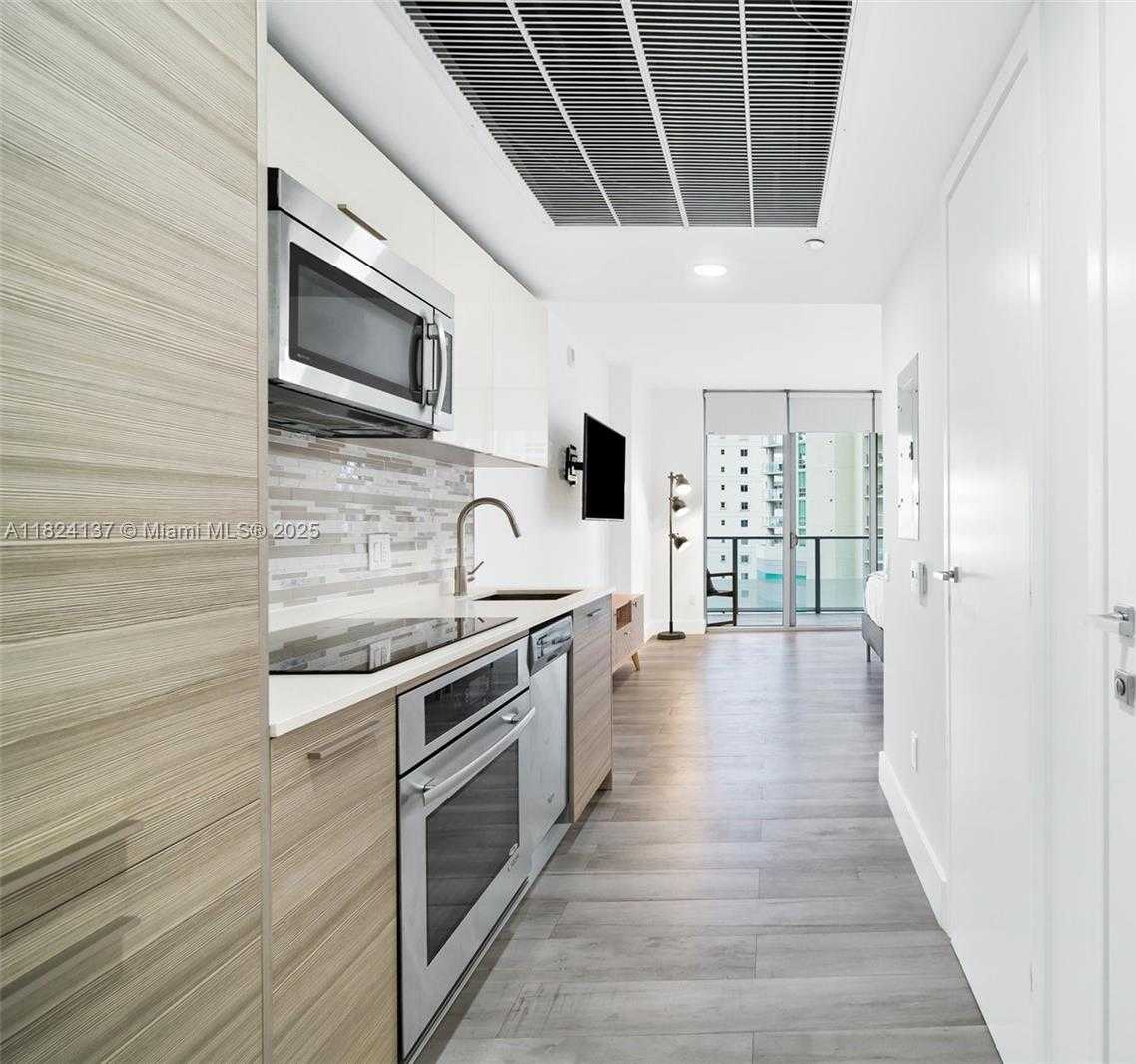 Small Image of 1300 BRICKELL BAY DR #905, Miami Number 7