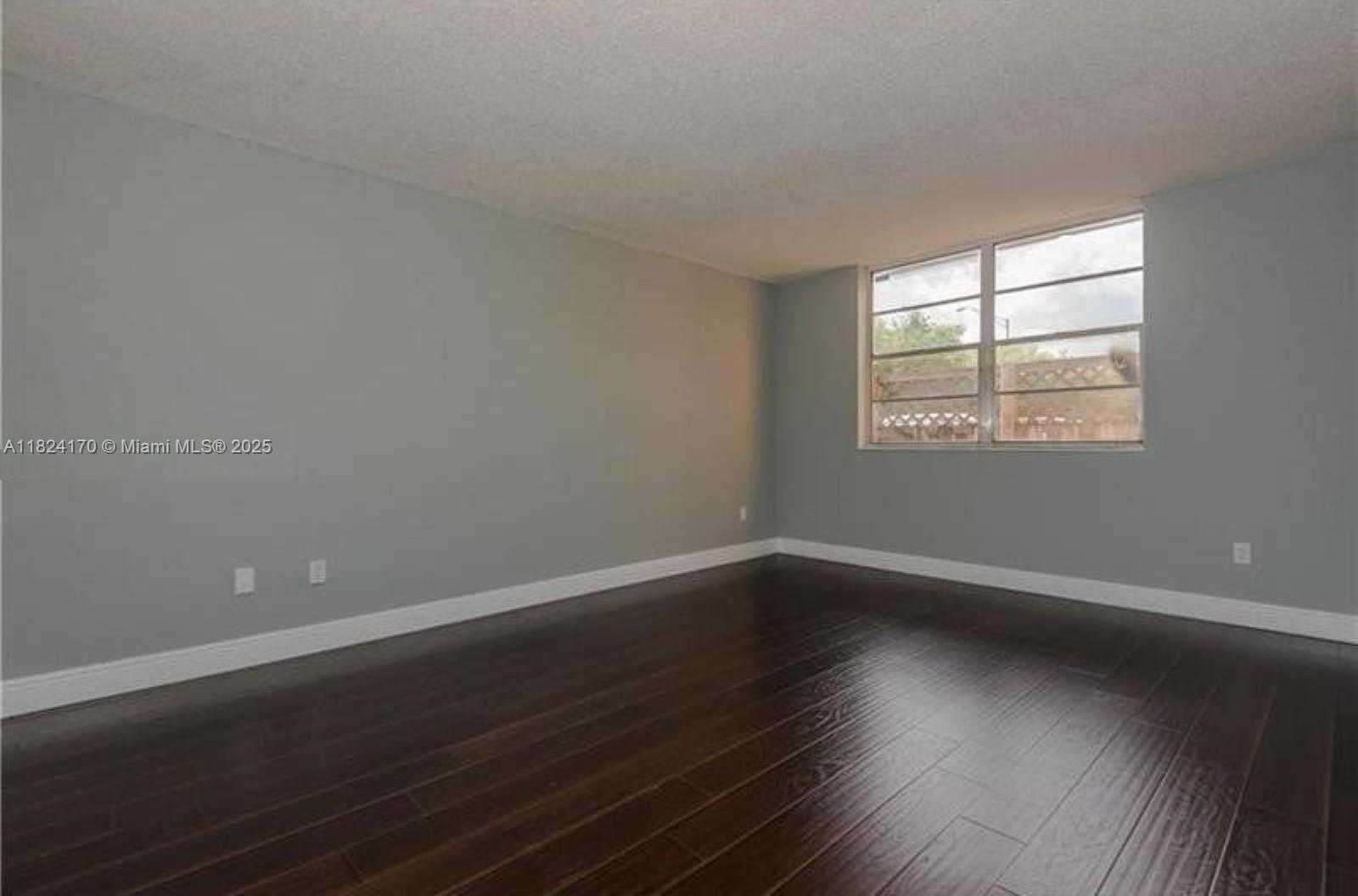 Small Image of 4640 NORTH WEST 79TH AVE #1C, Doral Number 7