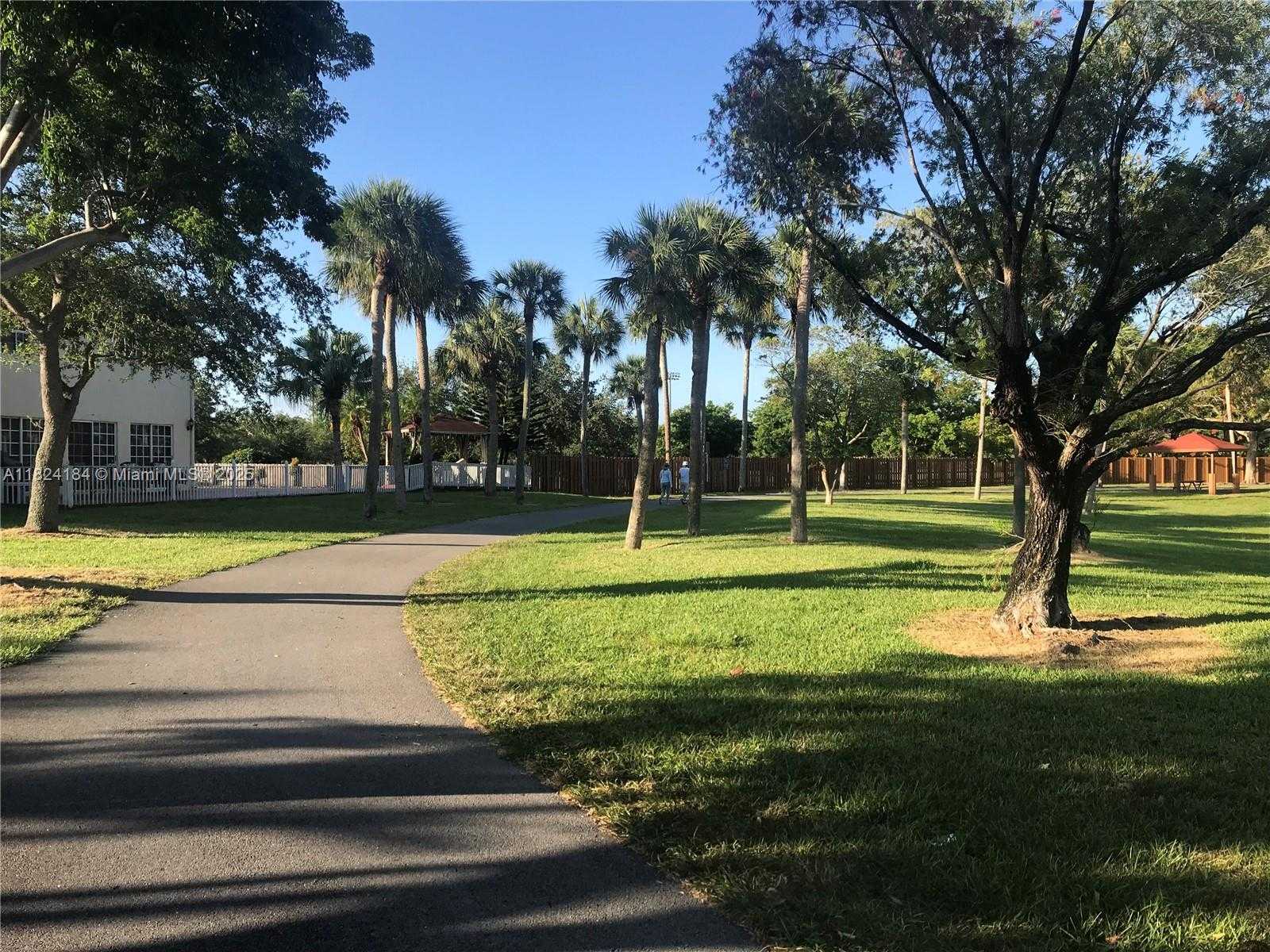 Small Image of 15295 SOUTH WEST 106TH LN #705, Miami Number 20