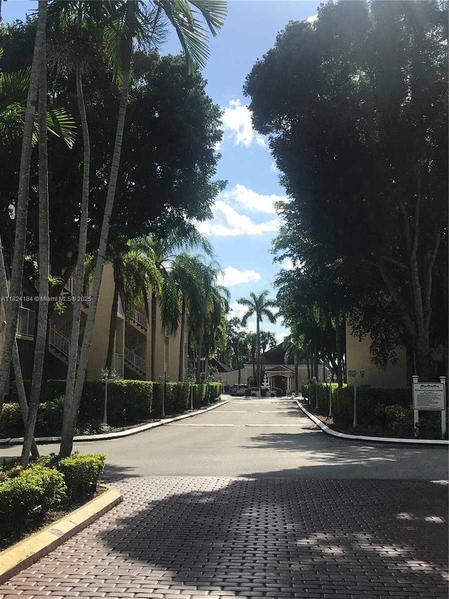 Small Image of 15295 SOUTH WEST 106TH LN #705, Miami Number 3