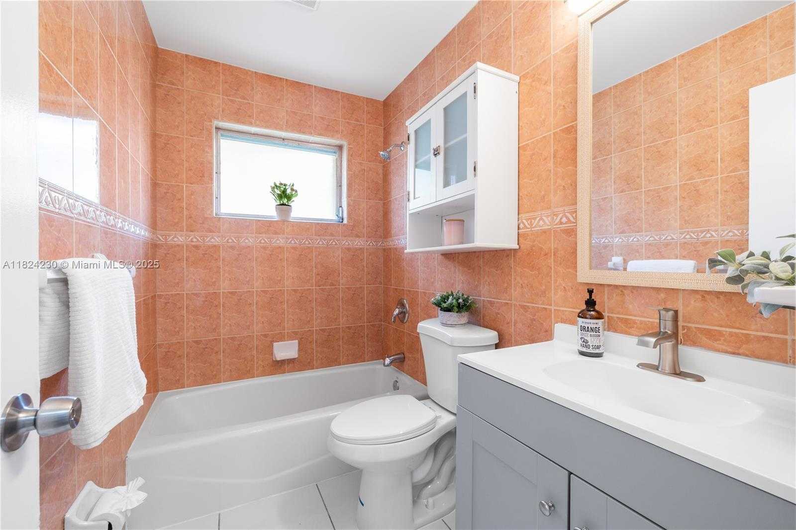 Small Image of 7312 NORTH WEST 58TH CT, Tamarac Number 15