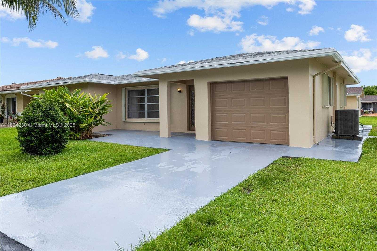 Small Image of 7312 NORTH WEST 58TH CT, Tamarac Number 3
