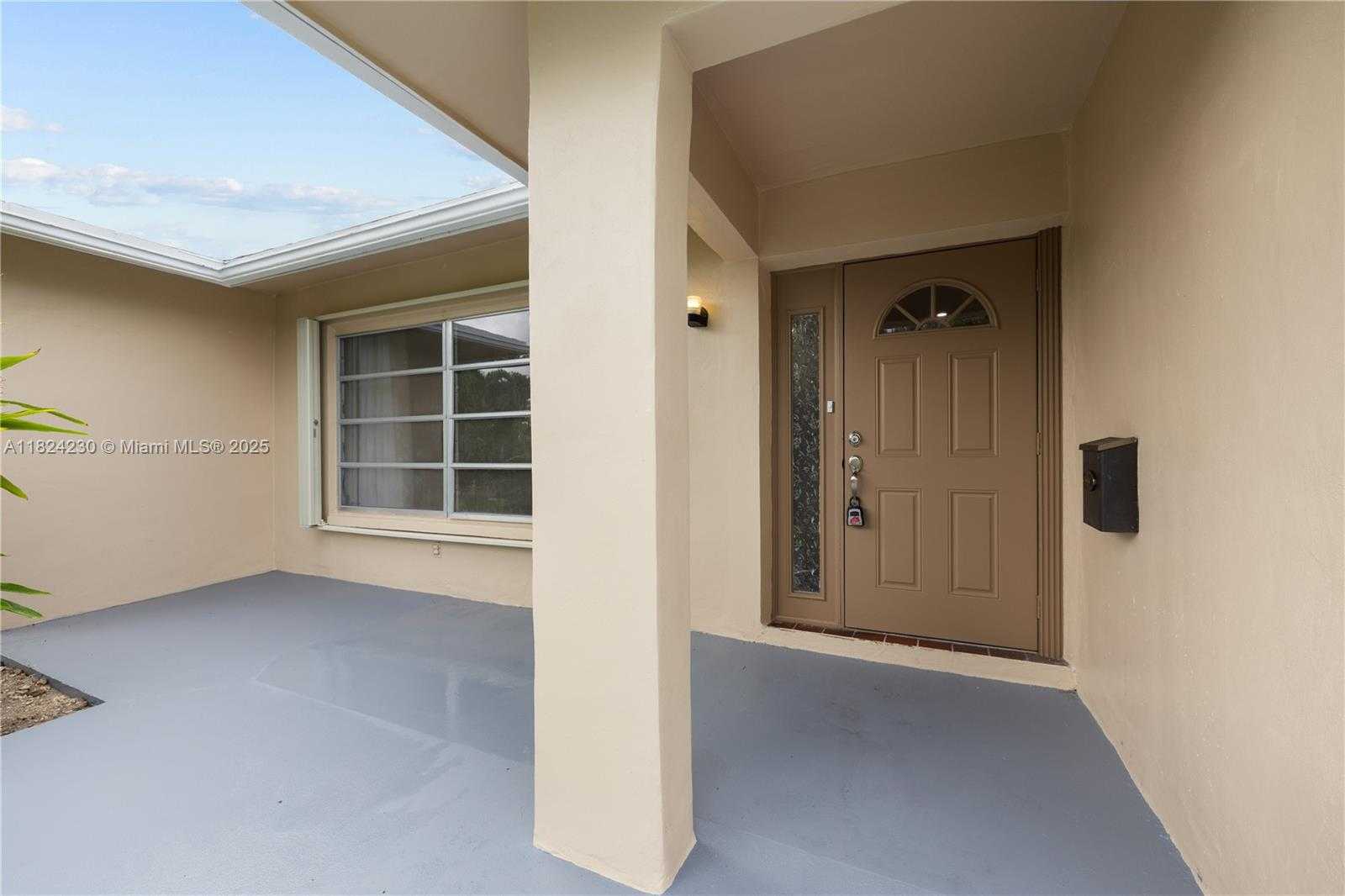 Small Image of 7312 NORTH WEST 58TH CT, Tamarac Number 4