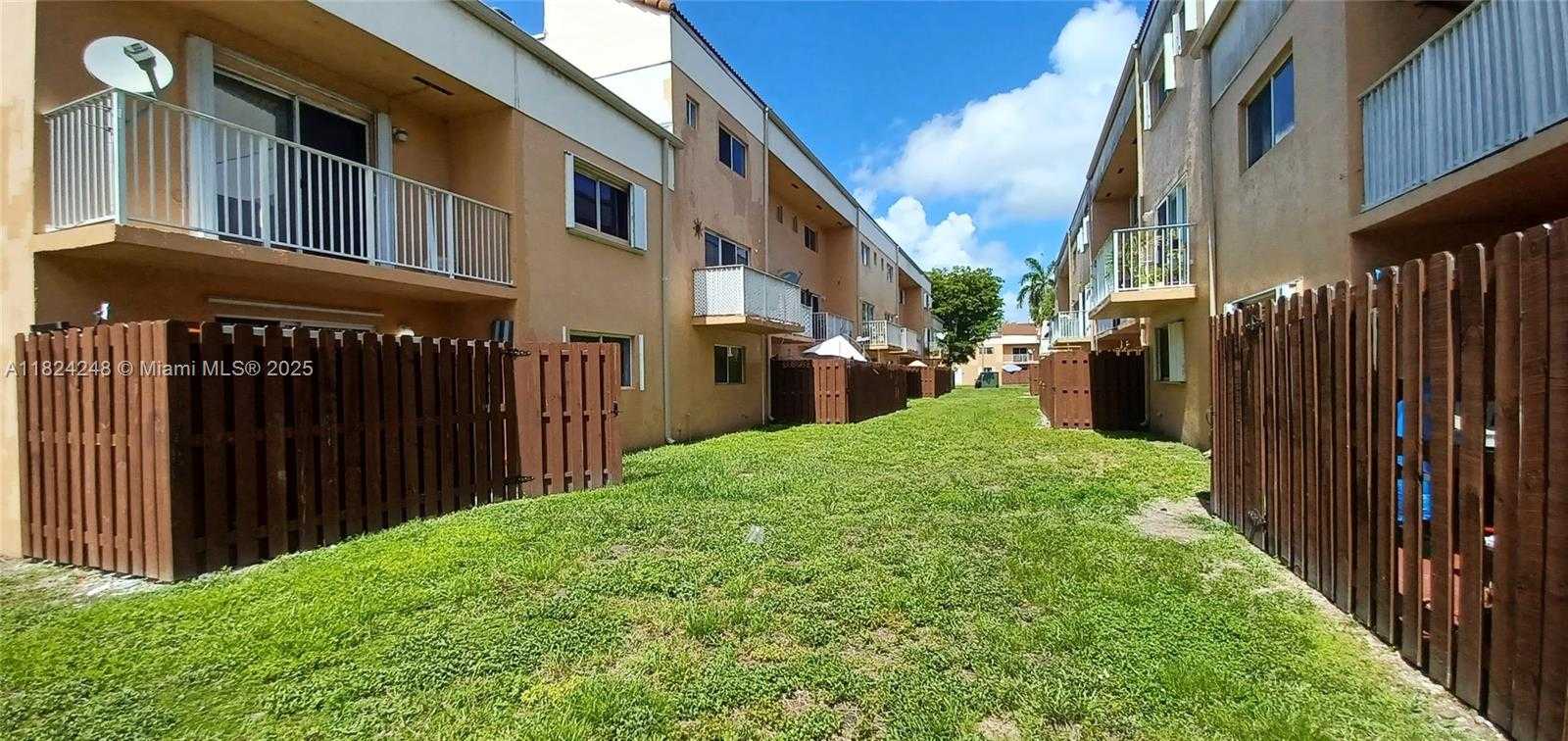 Small Image of 14905 SOUTH WEST 80TH ST #112, Miami Number 16