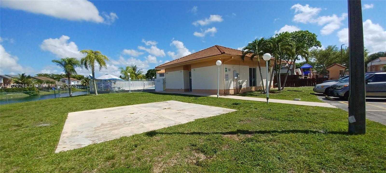 Small Image of 14905 SOUTH WEST 80TH ST #112, Miami Number 21
