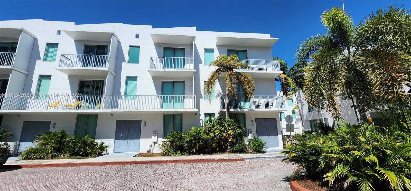 Small Image of 2146 VAN BUREN ST #403, Hollywood Number 13