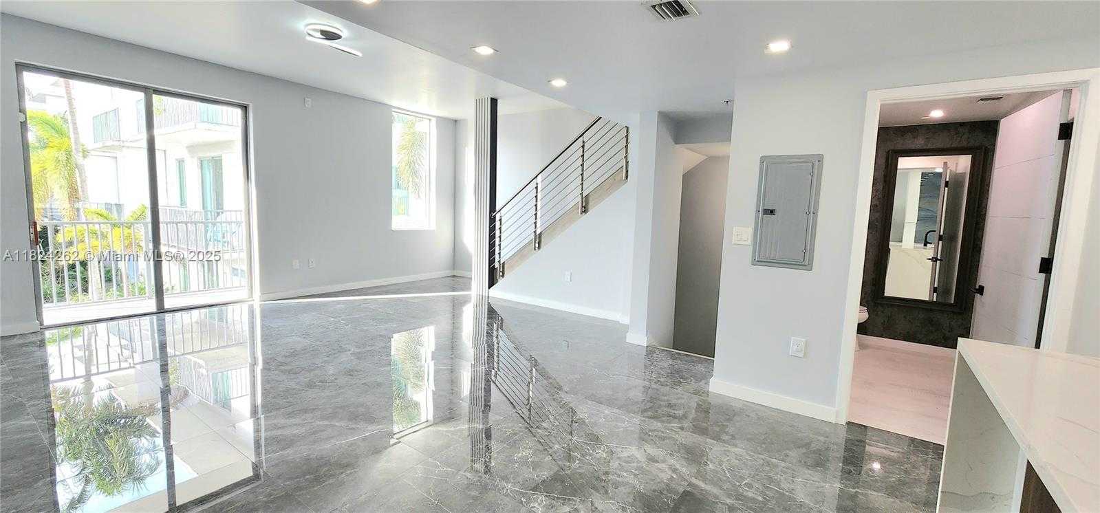 Small Image of 2146 VAN BUREN ST #403, Hollywood Number 2