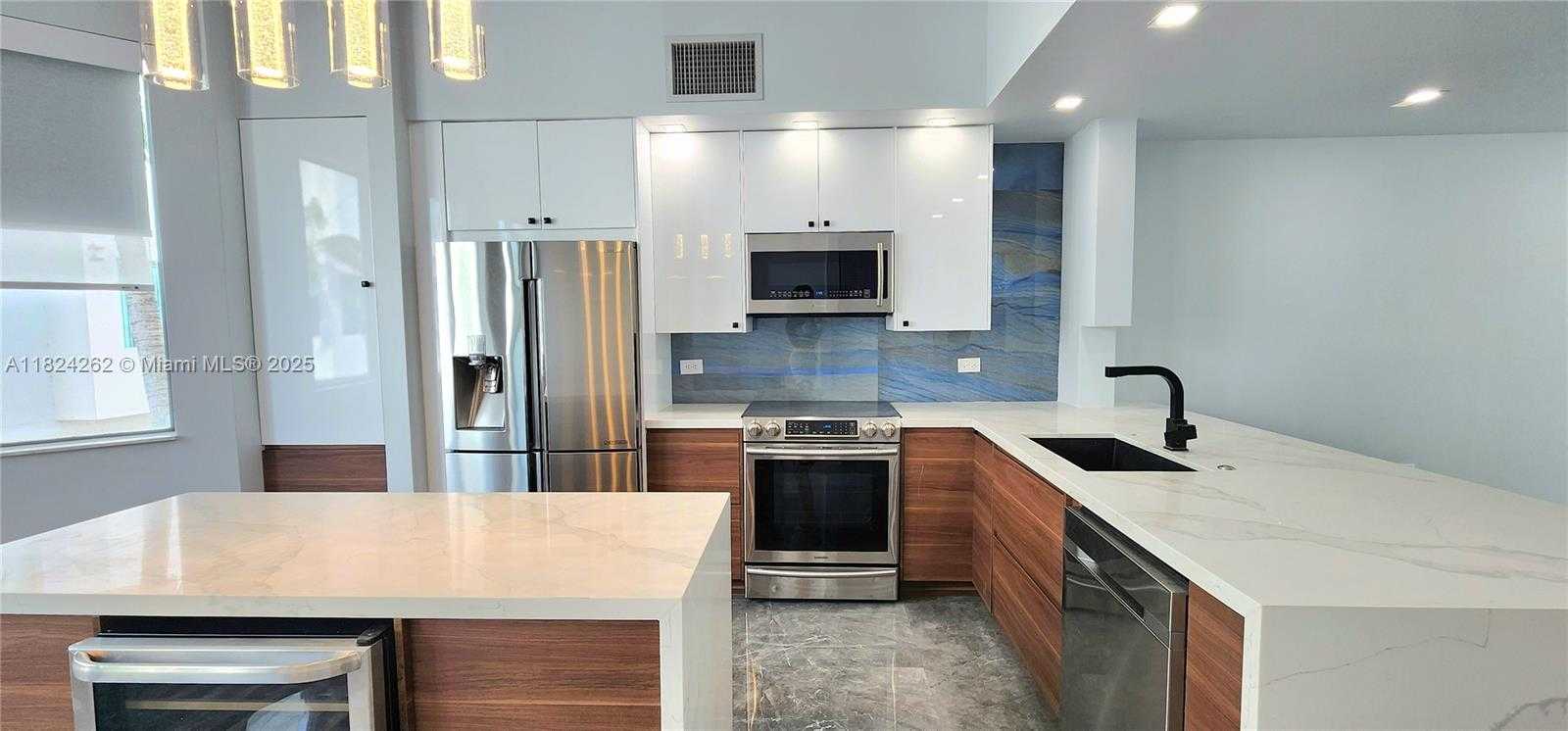 Small Image of 2146 VAN BUREN ST #403, Hollywood Number 22