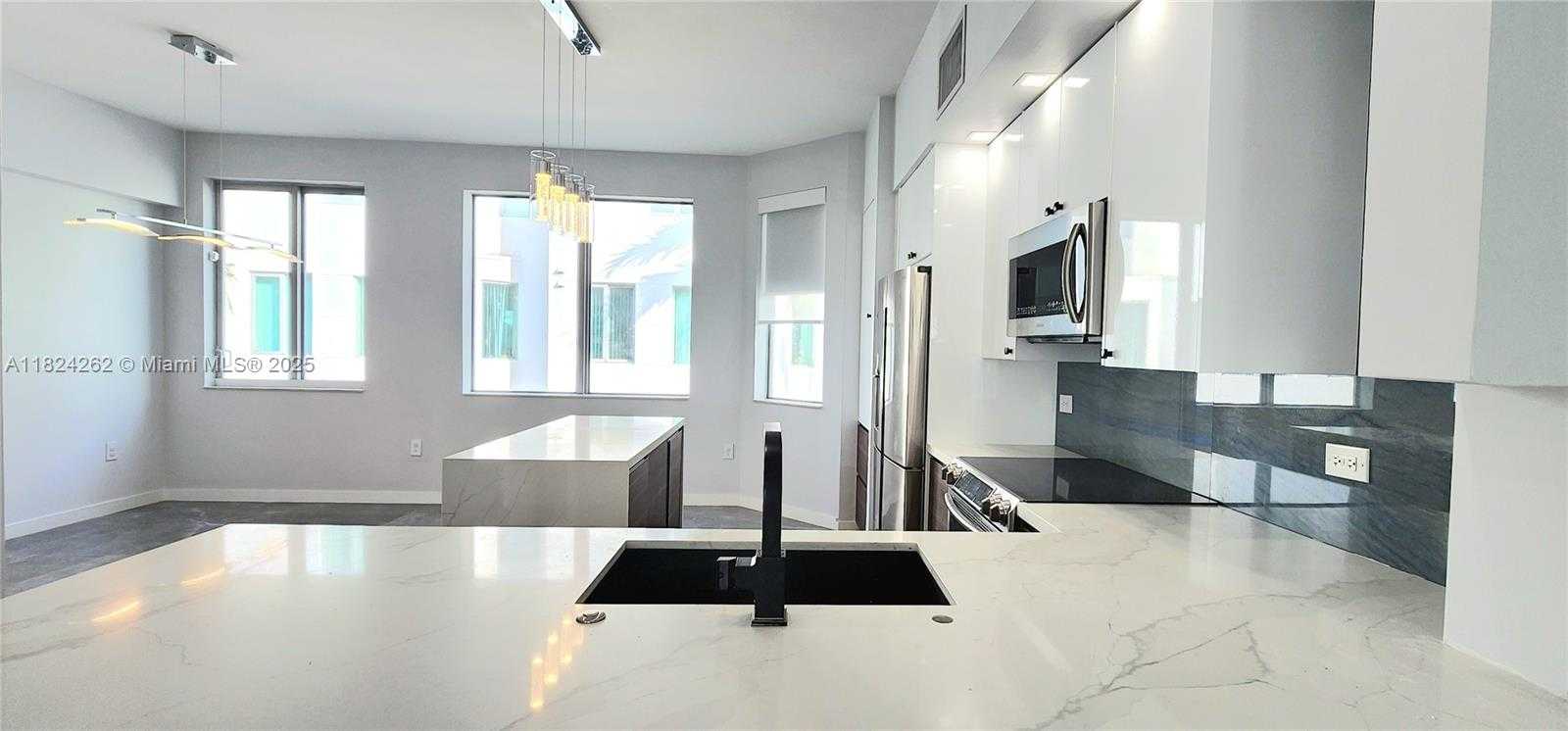 Small Image of 2146 VAN BUREN ST #403, Hollywood Number 23
