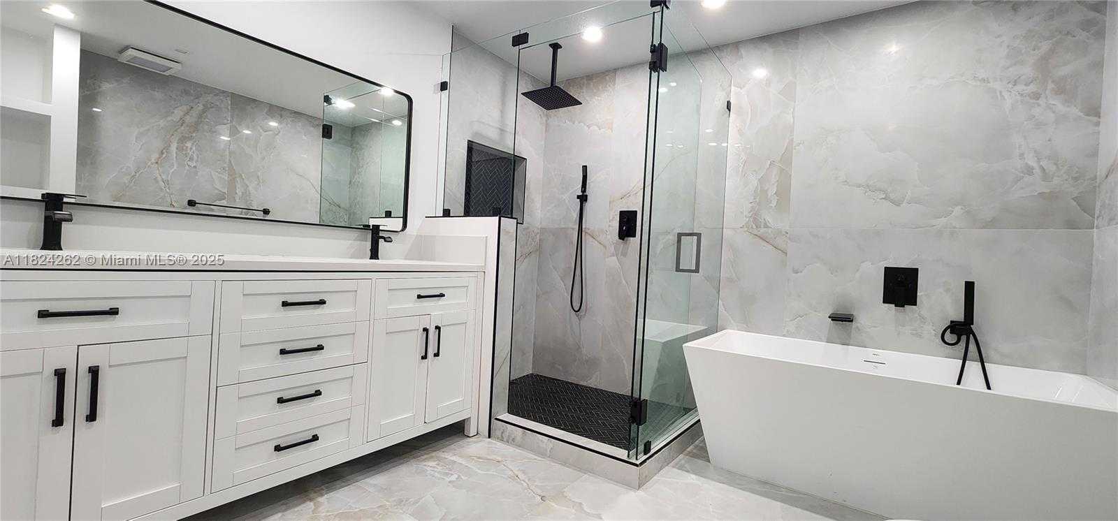 Small Image of 2146 VAN BUREN ST #403, Hollywood Number 4