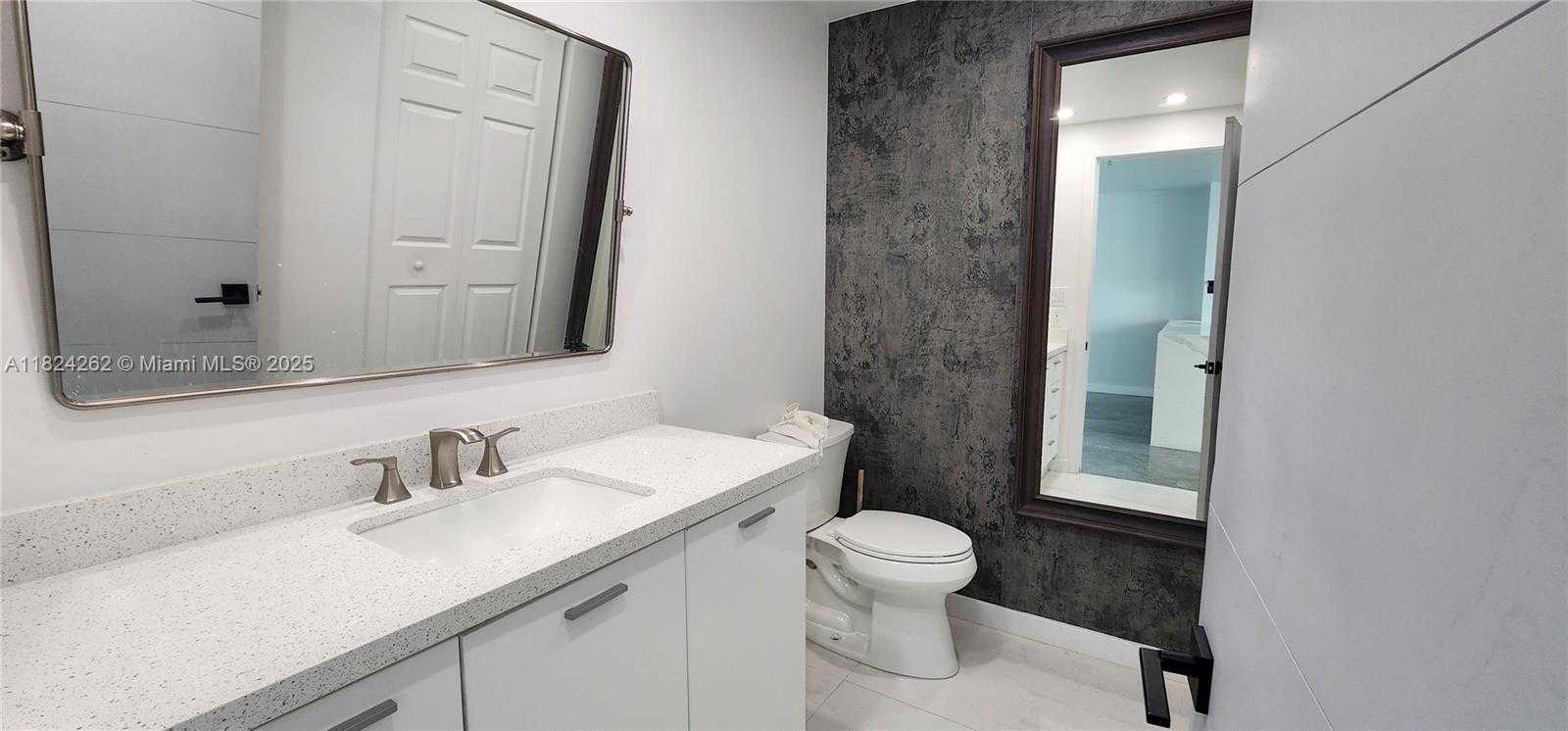 Small Image of 2146 VAN BUREN ST #403, Hollywood Number 9