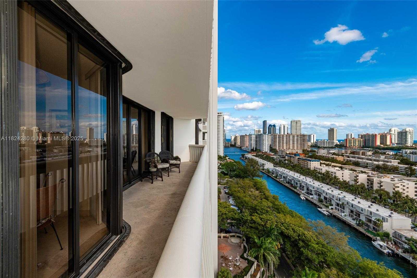 Small Image of 2000 ISLAND BLVD #1708, Aventura Number 24