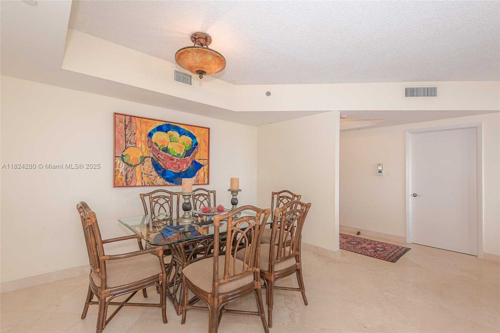 Small Image of 2000 ISLAND BLVD #1708, Aventura Number 4
