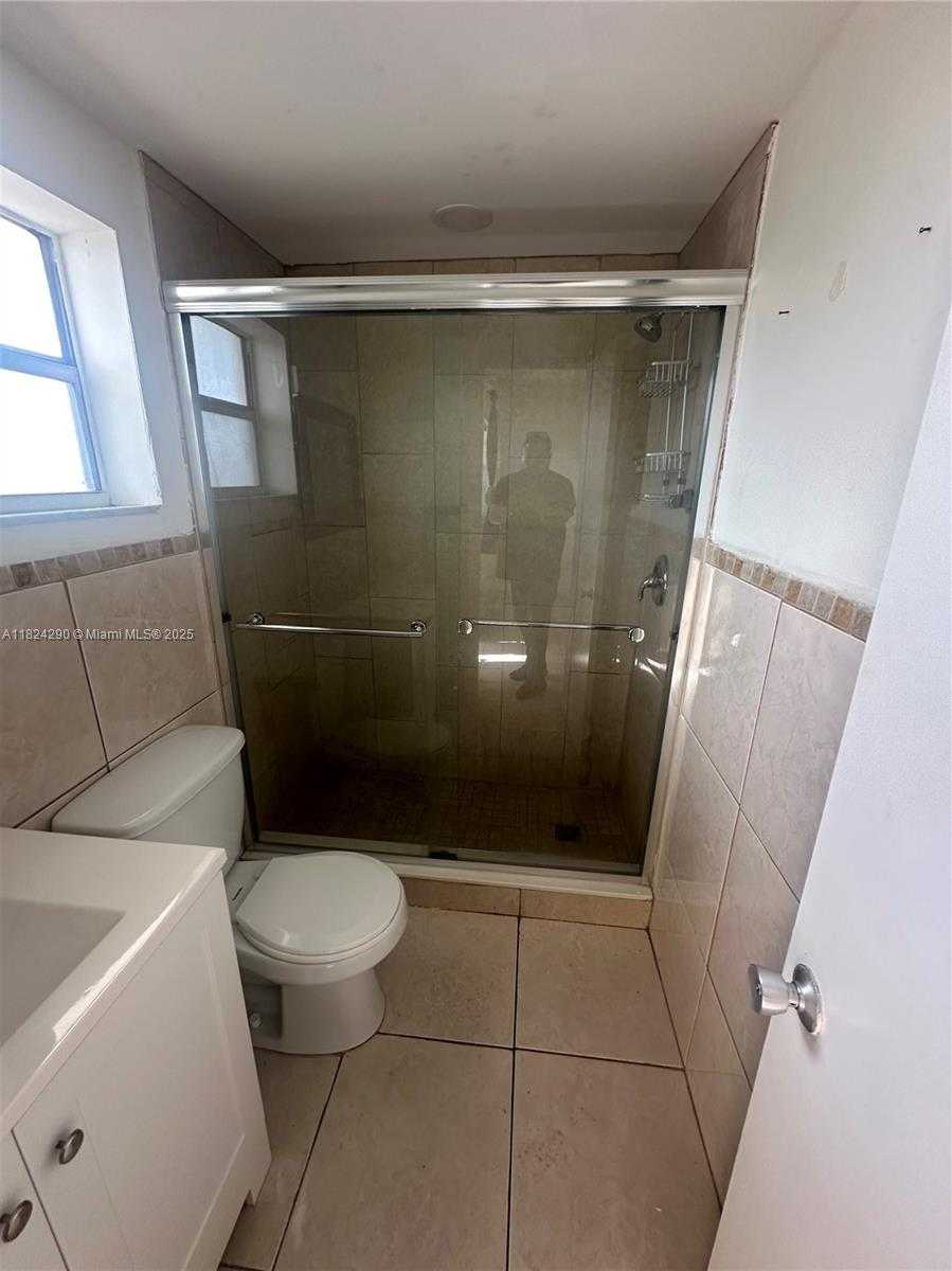 Small Image of 1747 RODMAN ST #409, Hollywood Number 15