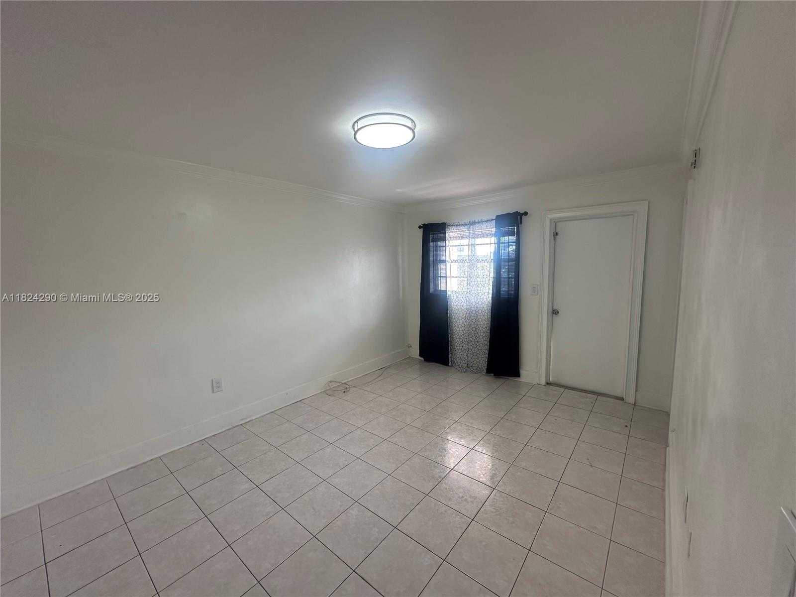 Small Image of 1747 RODMAN ST #409, Hollywood Number 17