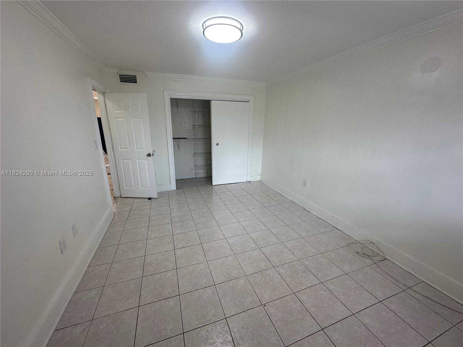 Small Image of 1747 RODMAN ST #409, Hollywood Number 18