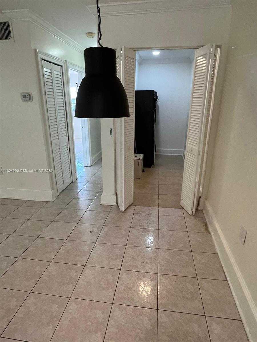 Small Image of 1747 RODMAN ST #409, Hollywood Number 6