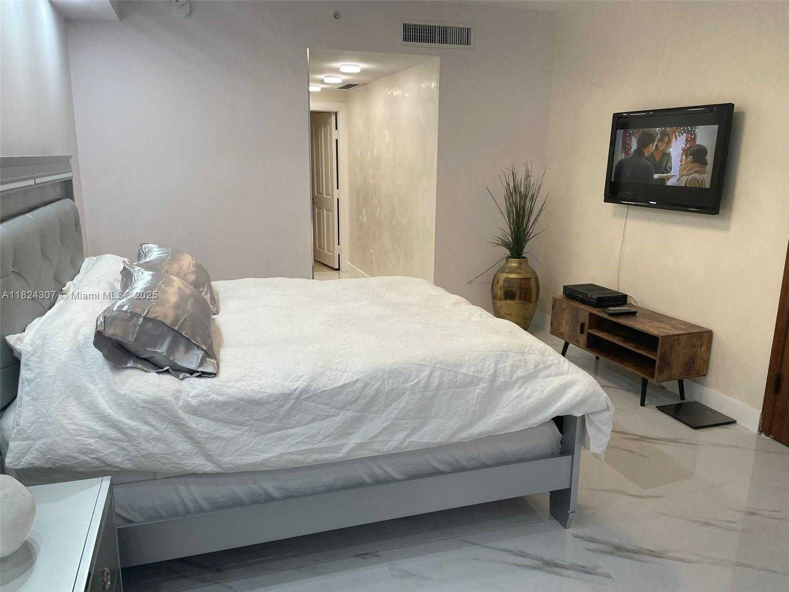 Small Image of 17875 COLLINS AVE #4102, Sunny Isles Beach Number 15