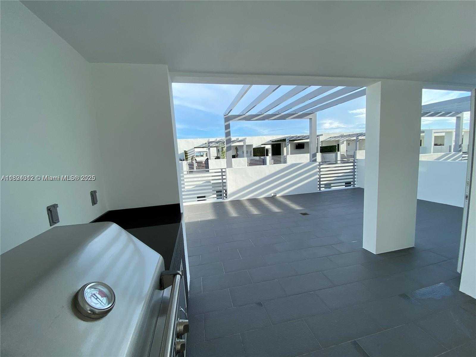 Small Image of 9181 NORTH WEST 33RD ST, Doral Number 10