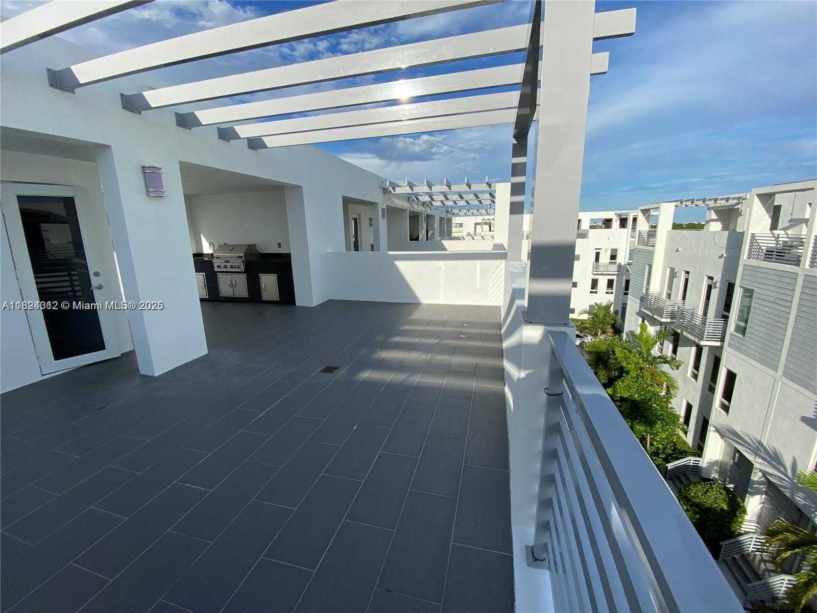 Small Image of 9181 NORTH WEST 33RD ST, Doral Number 12