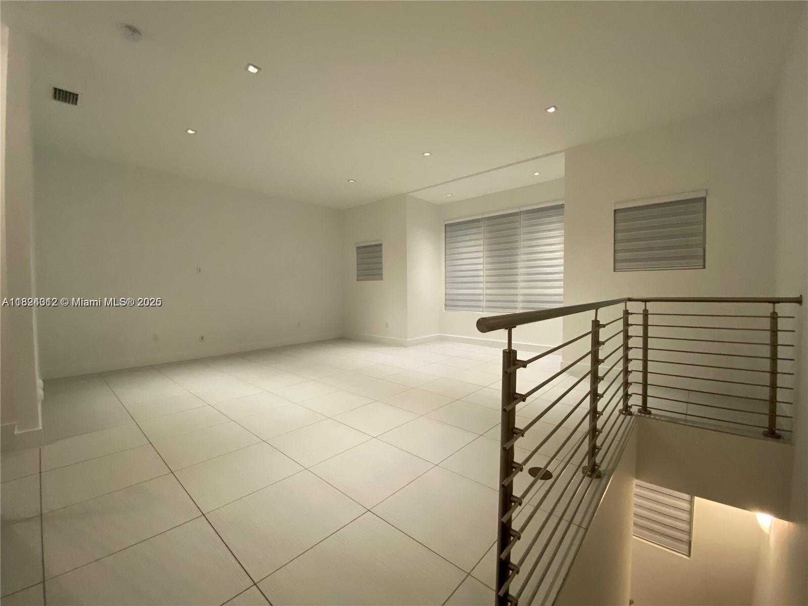 Small Image of 9181 NORTH WEST 33RD ST, Doral Number 13