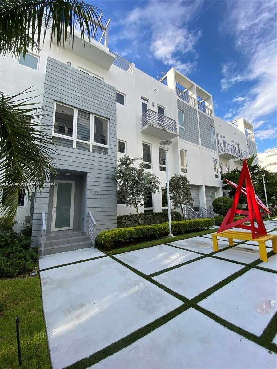 Small Image of 9181 NORTH WEST 33RD ST, Doral Number 2