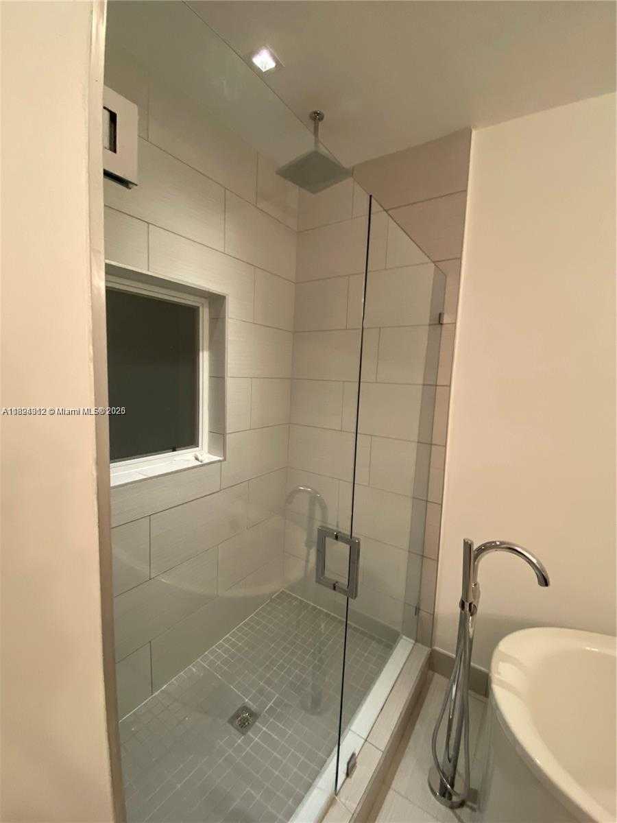 Small Image of 9181 NORTH WEST 33RD ST, Doral Number 23
