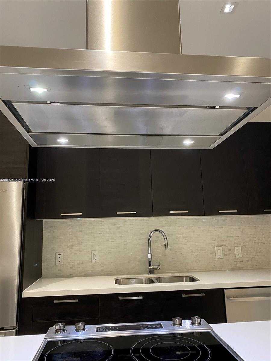Small Image of 9181 NORTH WEST 33RD ST, Doral Number 28