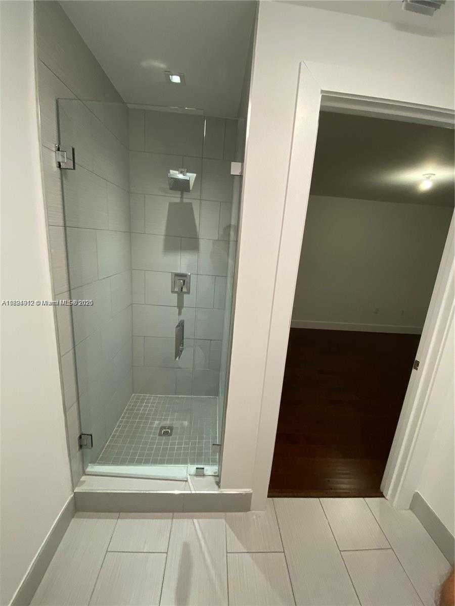 Small Image of 9181 NORTH WEST 33RD ST, Doral Number 31