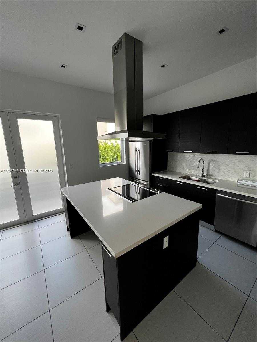 Small Image of 9181 NORTH WEST 33RD ST, Doral Number 34
