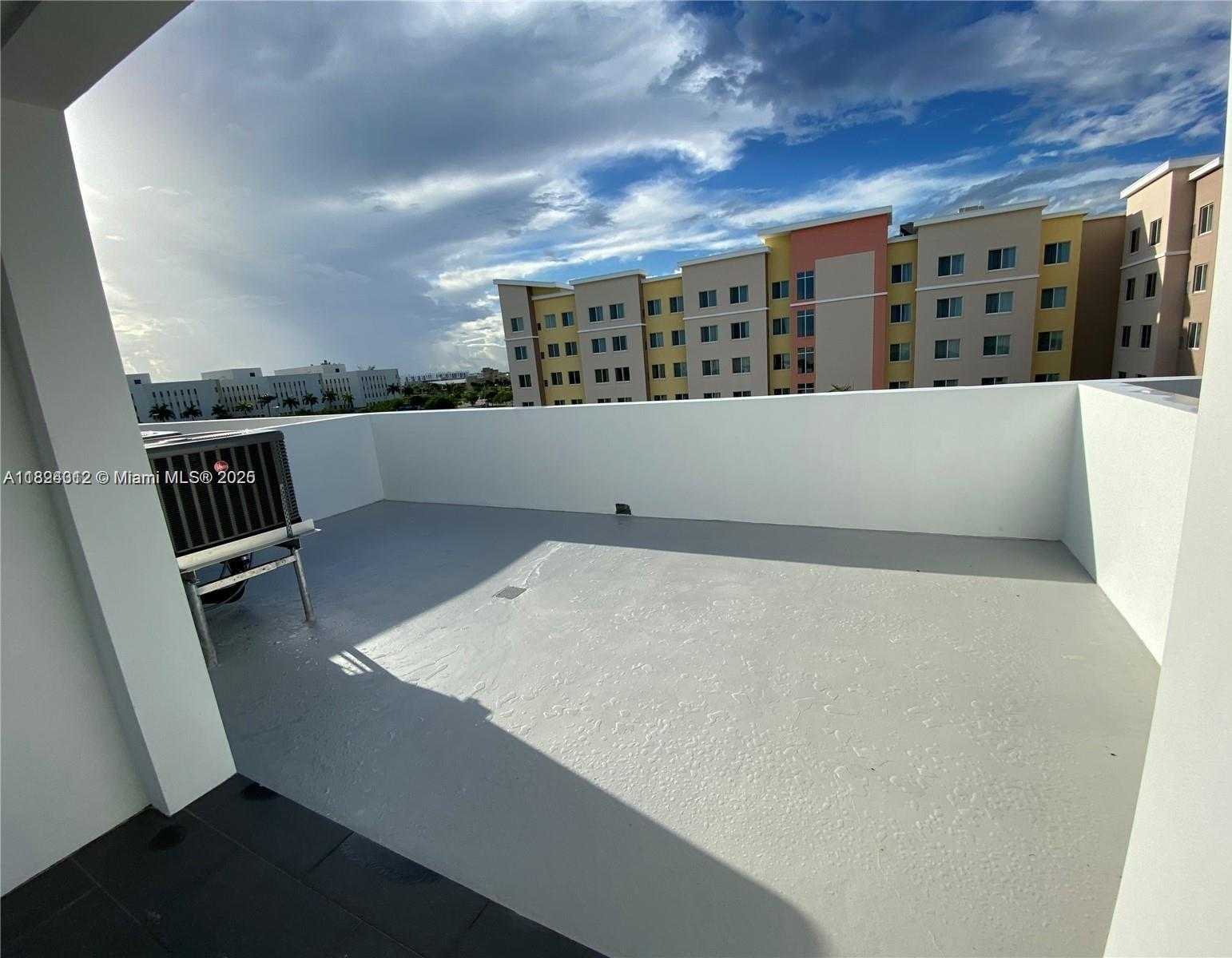 Small Image of 9181 NORTH WEST 33RD ST, Doral Number 8