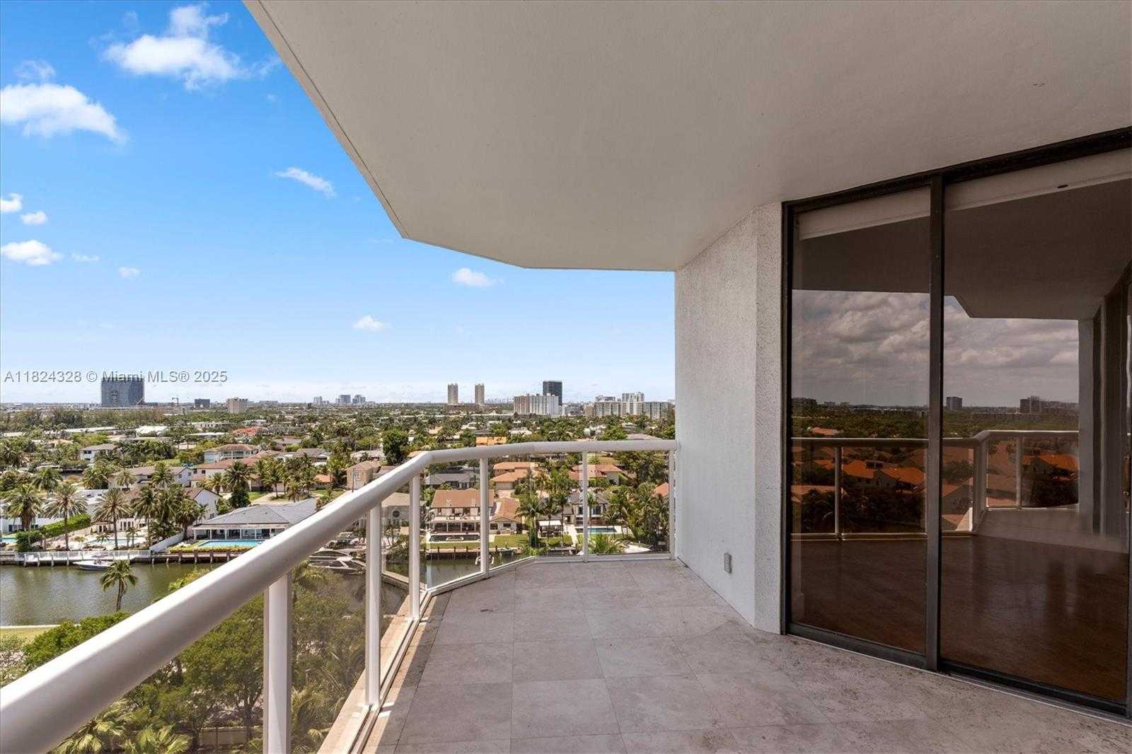 Small Image of 3610 YACHT CLUB DR #1116, Aventura Number 17