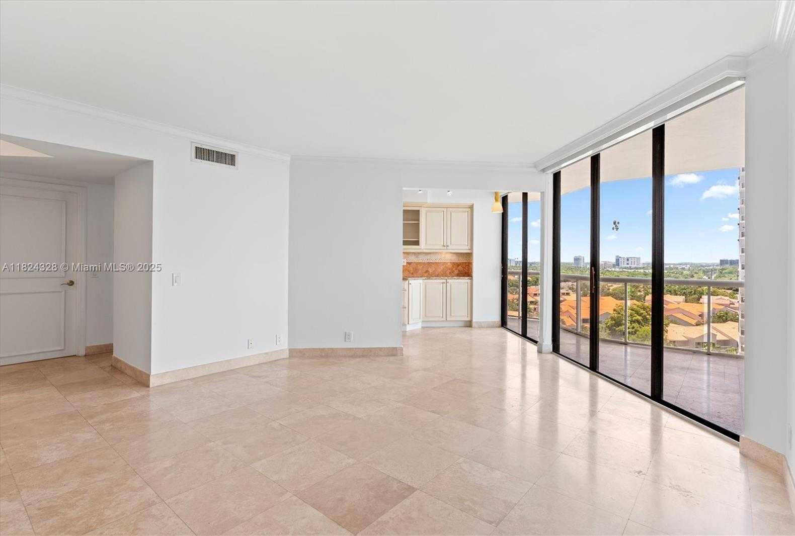 Small Image of 3610 YACHT CLUB DR #1116, Aventura Number 2