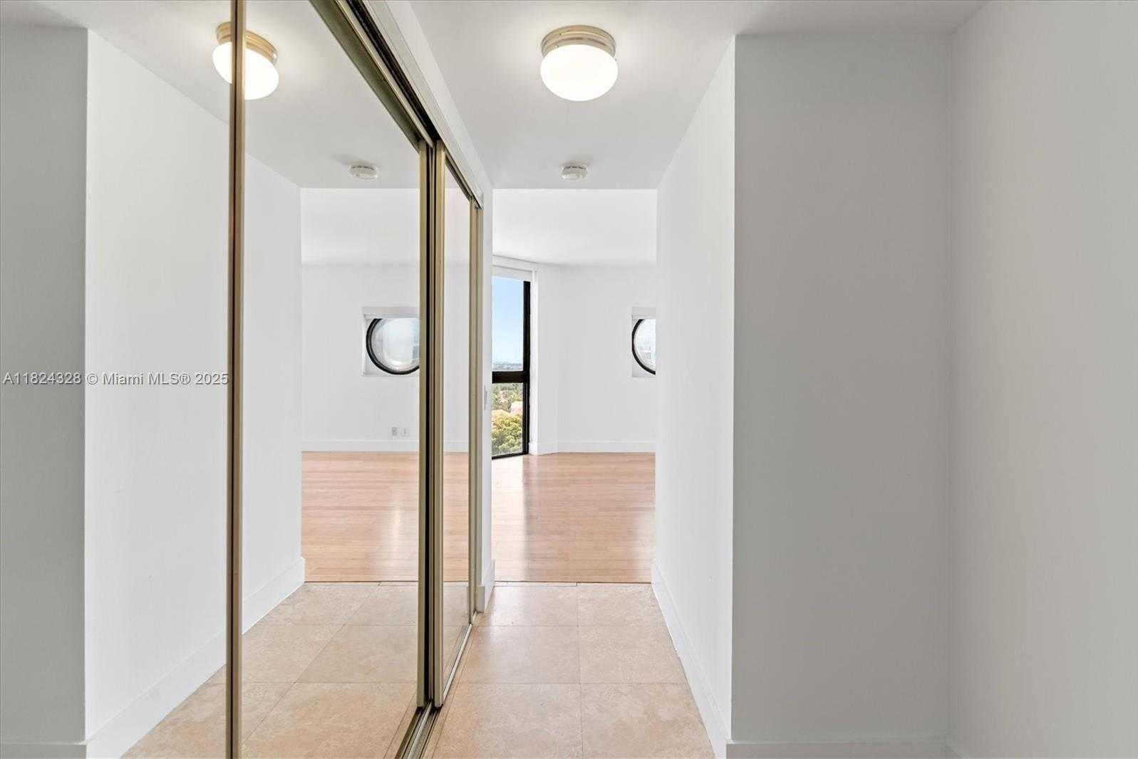 Small Image of 3610 YACHT CLUB DR #1116, Aventura Number 25