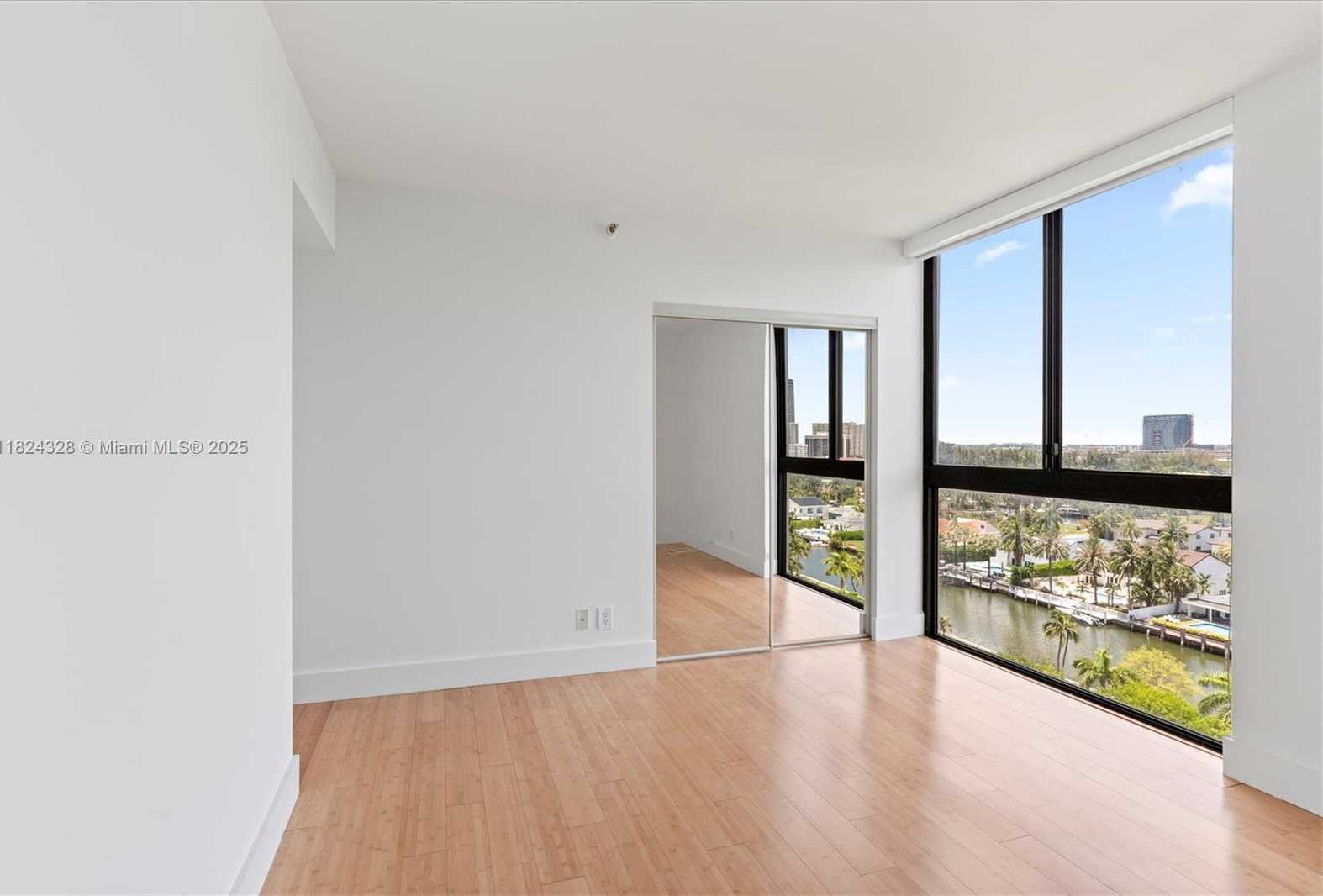 Small Image of 3610 YACHT CLUB DR #1116, Aventura Number 28
