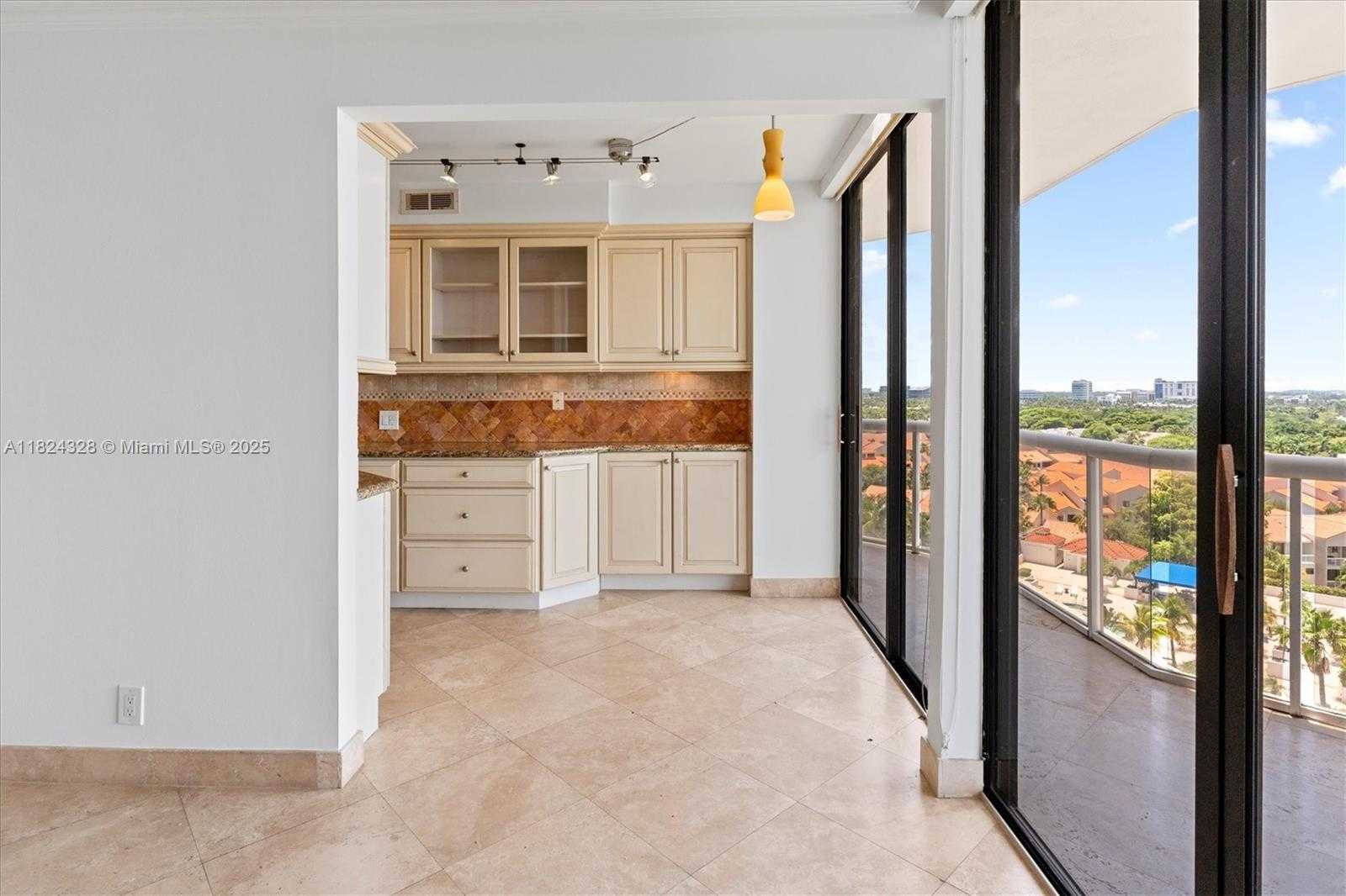 Small Image of 3610 YACHT CLUB DR #1116, Aventura Number 29