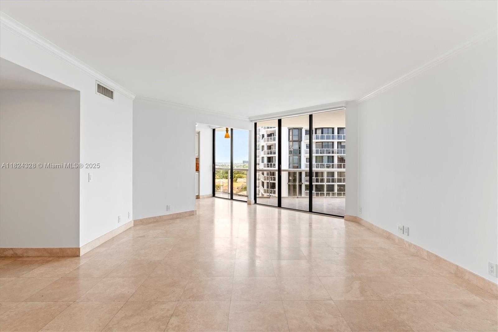 Small Image of 3610 YACHT CLUB DR #1116, Aventura Number 3