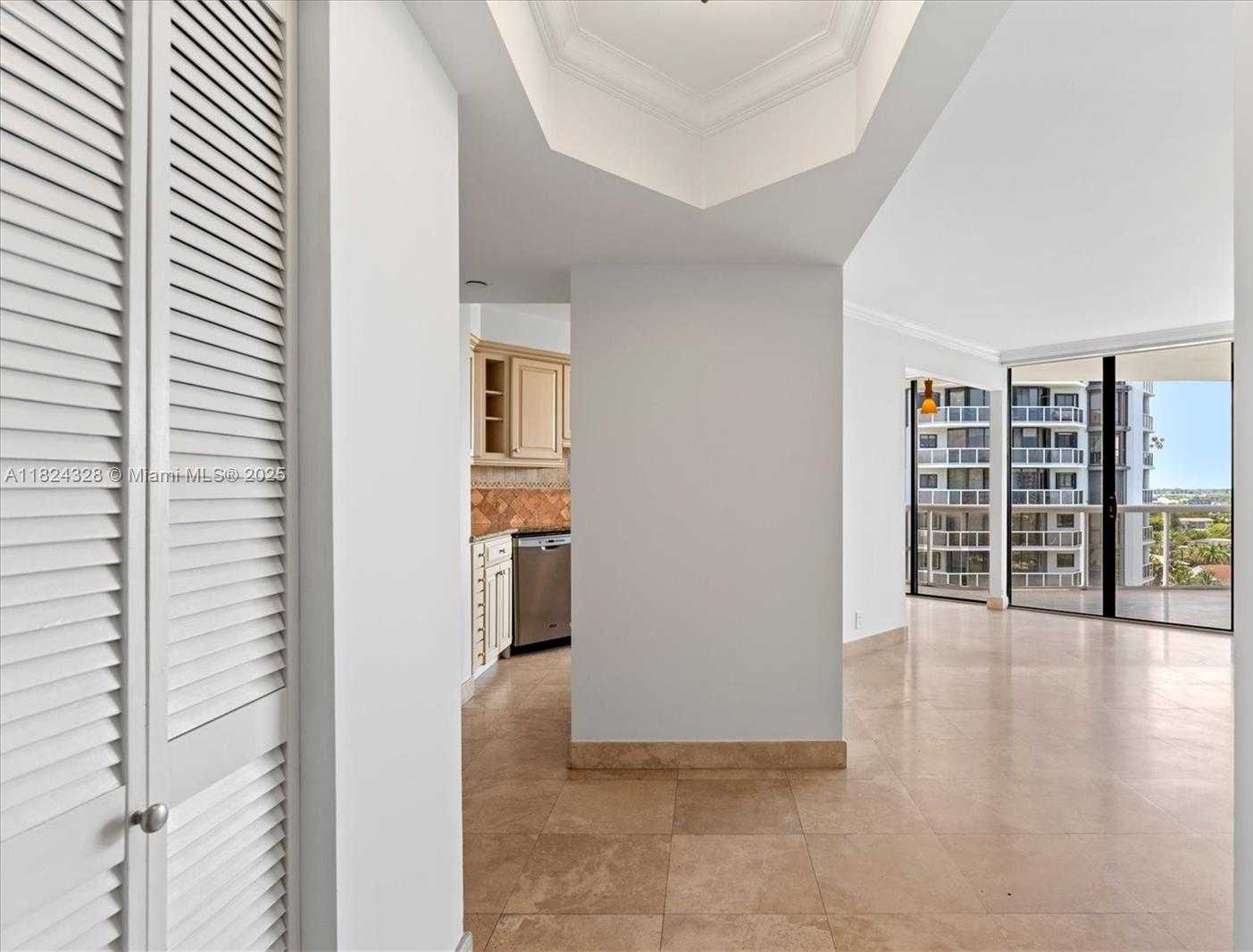 Small Image of 3610 YACHT CLUB DR #1116, Aventura Number 4